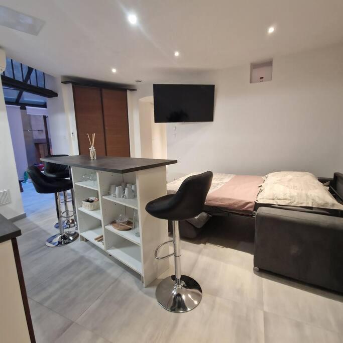 Vieille-ville De 2 Pieces Proche Apartment *